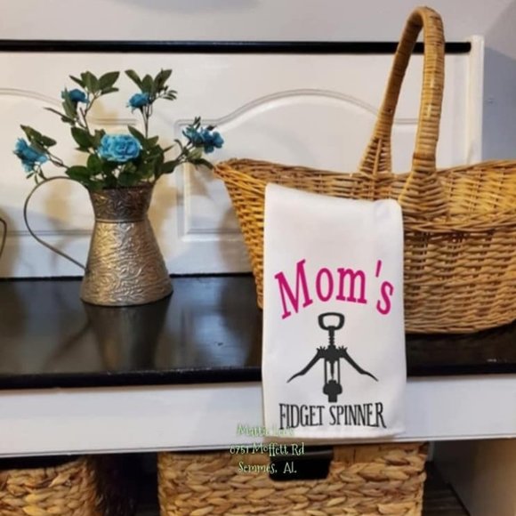 Mom's Fidget Spinner Kitchen Bar Towel - Picture 1 of 1